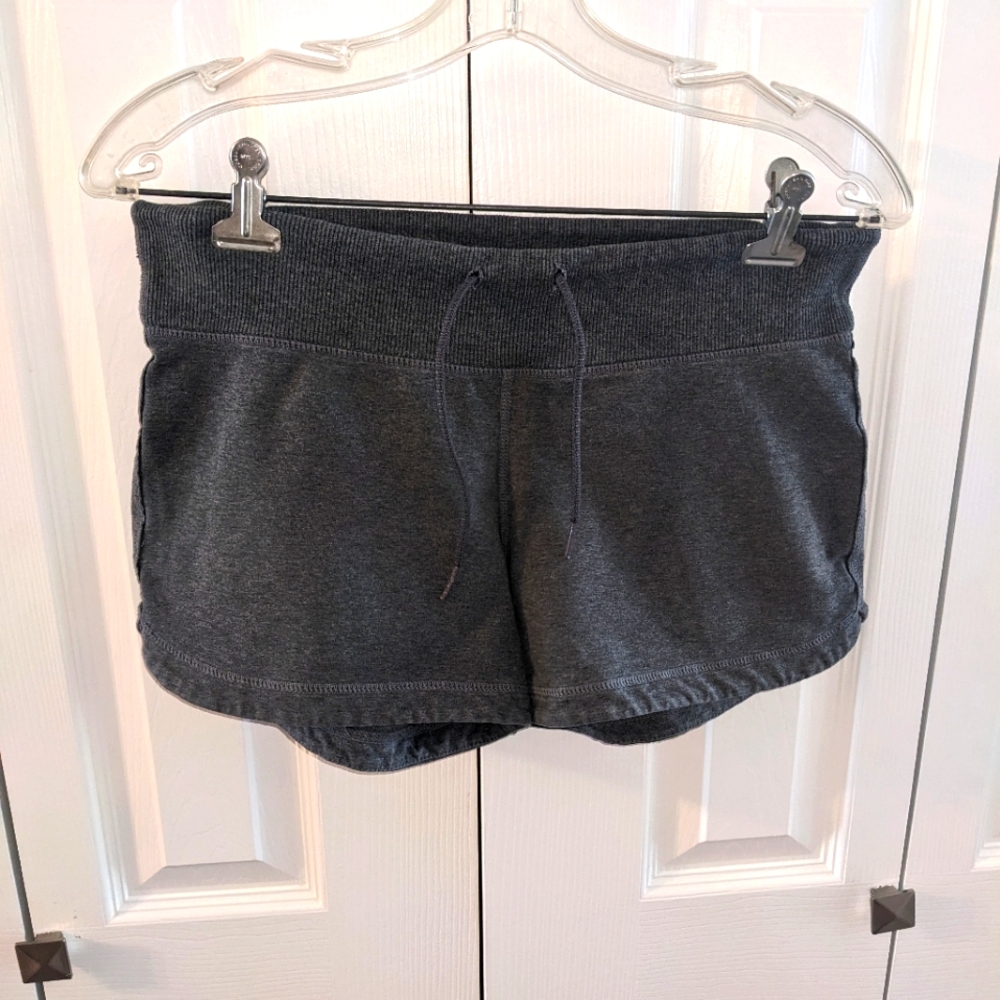 Size 6 Lululemon shorts